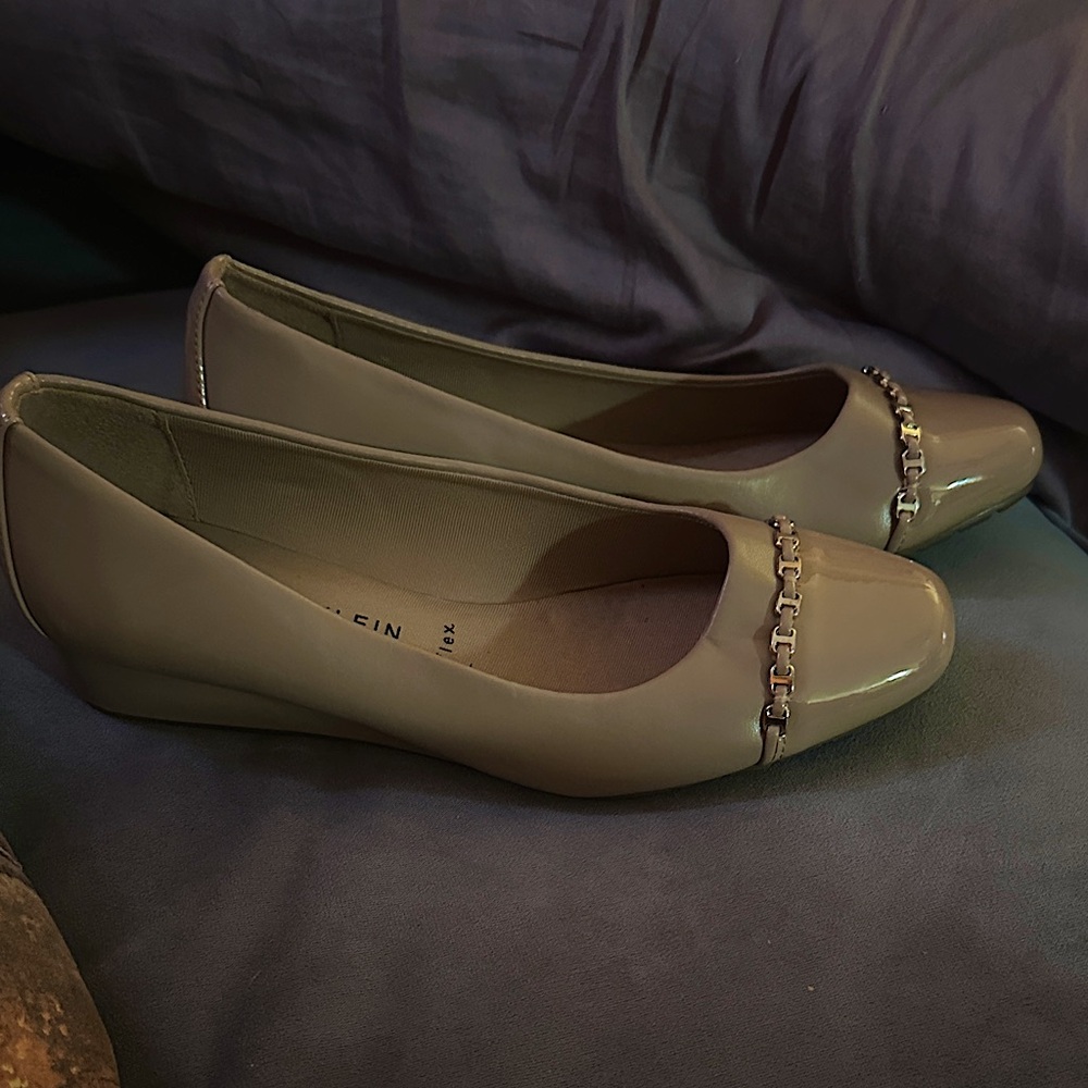 Anne Klein Women's Taupe Wedges with Chain Detail